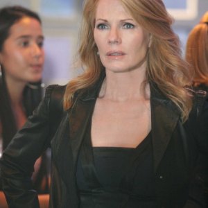 Marg Helgenberger durante una scena dell'episodio 'Let it bleed' della nona stagione di CSI Las Vegas