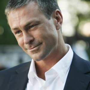 Grant Bowler nell'episodio 'Ugly Berry' della terza stagione della serie televisiva Ugly Betty