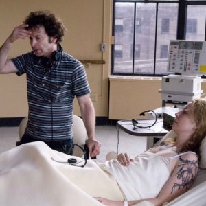 Il regista Charlie Kaufman sul set del film Synecdcoche, New York