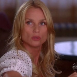 Nicollette Sheridan nell'episodio 'Back in Business' della serie Desperate Housewives