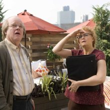 Philip Seymour Hoffman e Samantha Morton in un'immagine del film Synecdcoche, New York