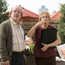 Philip Seymour Hoffman e Samantha Morton in una scena del film Synecdcoche, New York