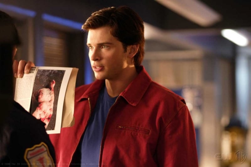 Tom Welling è Clark Kent, alias Superman, nella serie tv Smallville, episodio: Prey