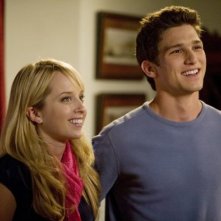 Megan Park e Daren Kagasoff in un'immagine de La vita segreta di una teenager americana (prima stagione)