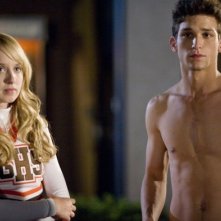 Megan Park insieme a Daren Kagasoff in un'immagine de La vita segreta di una teenager americana (prima stagione)