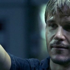 Ryan Kwanten in una scena dell'episodio Burning House of Love della prima stagione della serie True Blood