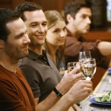 Emily VanCamp, Luke McFarlane e Matthew Rhys in un momento dell'episodio 'Going Once....Going Twice' della serie tv Brothers & Sisters