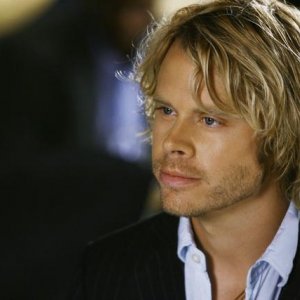 Eric Christian Olsen in una scena dell'episodio 'Bakersfield' della terza stagione di Brothers And Sisters