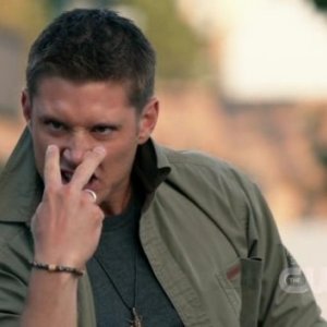 Jensen Ackles ci regala una splendida performance canora alla fine dell'episodio 'Yellow Fever' di Supernatural