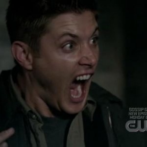 Jensen Ackles urla di terrore nell'episodio 'Yellow Fever' della quarta stagione di Supernatural