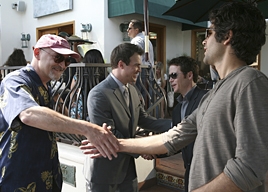 Frank Darabont, Joshua LeBar, Kevin Connolly e Adrian Grenier nell'episodio First Class Jerk di Entourage