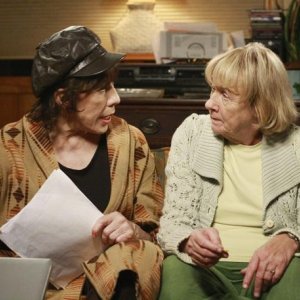 Kathryn Joosten in una scena dell'episodio What More Do I Need? del serial Desperate Housewives