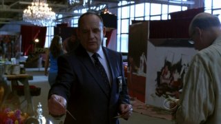 Paul Guilfoyle in una scena dell'episodio 'Art Imitates Life' della serie tv CSI