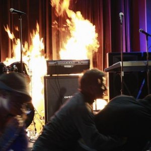 Una scena drammatica dell'episodio City on Fire della serie Desperate Housewives.