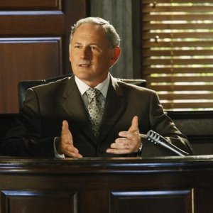 Victor Garber nell'episodio Unwritten di Eli Stone