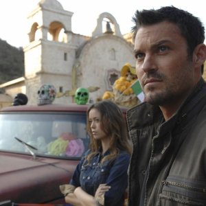 Brian Austin Green e Summer Glau in una scena dell'episodio Mr. Ferguson Is Ill Today di The Sarah Connor Chronicles