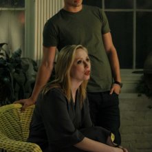 Chace Crawford e Nina Siemaszko in una scena del film The Haunting of Molly Hartley