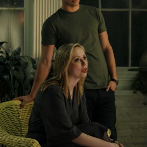 Chace Crawford e Nina Siemaszko in una scena del film The Haunting of Molly Hartley