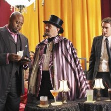 Fred Willard insieme a Chi McBride e Lee Pace nell'episodio 'Oh Oh Oh It's Magic' della serie tv Pushing Daisies