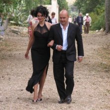 Mandala Tayde con Luca Zingaretti in una scena dell'episodio La pista di sabbia de Il Commissario Montalbano