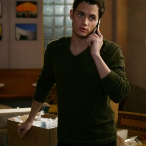 Penn Badgley interpreta Daniel Humphrey nella serie tv Gossip Girl, episodio: Pret-a-Poor-Jenny