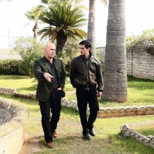 Peppino Mazzotta e Luca Zingaretti nell'episodio La pazienza del ragno de Il commissario Montalbano