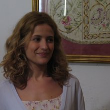 Valbona Malaj in una sequenza dell'episodio Le ali della sfinge della fiction Il commissario Montalbano