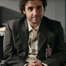 David Krumholtz nel ruolo di Charlie, in un momento dell'episodio 'Scan Man' della serie tv Numb3rs