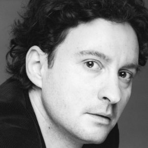 Un primo piano dell'attore Renato Marchetti.