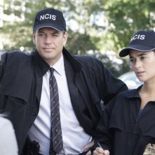 Cote De Pablo Con Michael Weatherly Durante Una Scena Dell Episodio Collateral Damage Della Serie Tv Ncis 94764