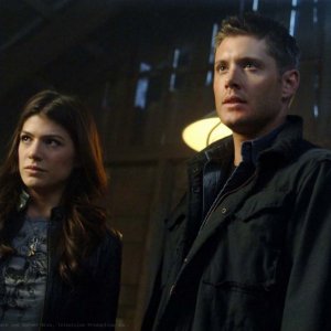 Genevieve Cortese e Jensen Ackles nell'episodio I Know What You Did Last Summer di Supernatural