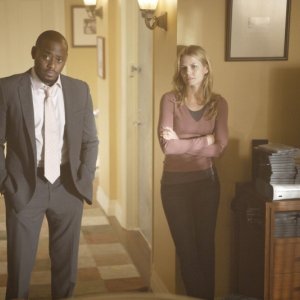 Omar Epps e Jennifer Morrison in una scena dell'episodio The Itch di Dr.House: Medical Division