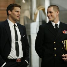 Brendan Fehr e David Boreanaz  nell'episodio 'The Con Man in the Meth Lab' della serie tv Bones