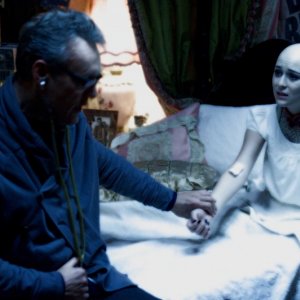 Anthony Head e Alexa Vega in una scena del film Repo! The Genetic Opera