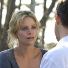 Charlize Theron in una scena del film drammatico The Burning Plain