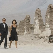 Daniel Craig e Olga Kurylenko in una scena del film Quantum of Solace