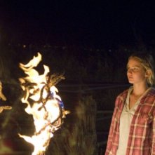 Jennifer Lawrence e Diego J. Torres in una scena del film drammatico The Burning Plain, diretto da Guillermo Arriaga