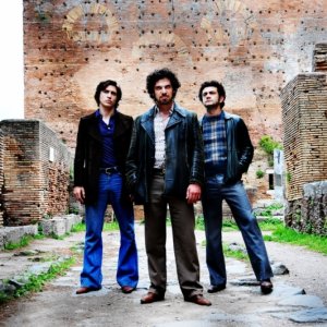 Alessandro Roja, Francesco Montanari e Vinicio Marchioni nel quarto episodio di Romanzo Criminale - La serie