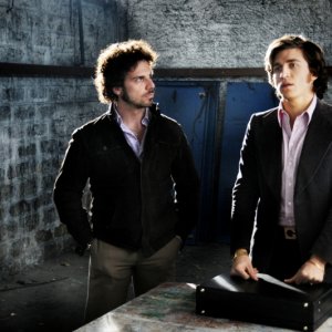 Francesco Montanari ed Alessandro Roja in un momento dell'ottavo episodio di Romanzo Criminale - La serie