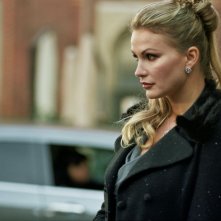 La splendida Eva Henger è la protagonista femminile della commedia Torno a vivere da solo, diretta e interpretata da Jerry Calà