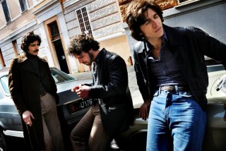 Marco Bocci, Francesco Montanari ed Alessandro Roja nel terzo episodio di Romanzo Criminale - La serie