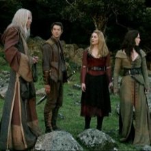 Bruce Spence, Craig Horner, Bridget Regan e Laura Gordon nell'episodio 'Bounty' della serie tv Legend of the Seeker