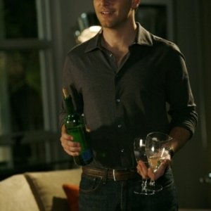 David Giuntoli in una scena dell'episodio All About the Power Position di Privileged