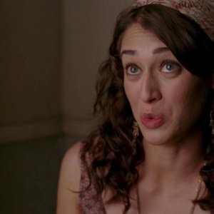 Lizzy Caplan in una scena dell'episodio I Don't Wanna Know della serie True Blood