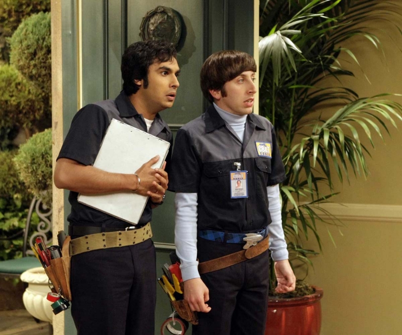Simon Helberg e Kunal Nayyar in una scena dell'episodio The Panty Piñata Polarization di The Big Bang Theory