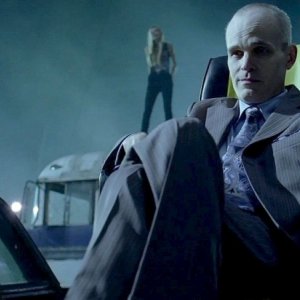 Zeljko Ivanek in una scena dell'episodio I Don't Wanna Know della serie True Blood