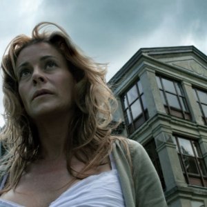 Belén Rueda in un'immagine di The Orphanage diretto da Juan Antonio Bayona