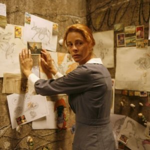 Belén Rueda in una scena del film The Orphanage, diretto da Juan Antonio Bayona