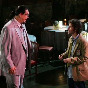 David Krumholtz e Penn Jillette nell'episodio 'Magic Show' della serie tv Numb3rs