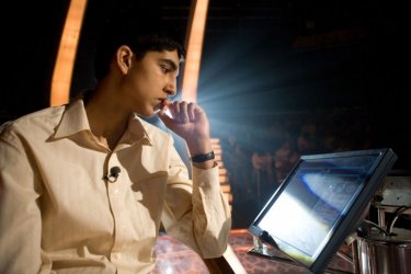 Dev Patel è il protagonista del film The Millionaire diretto da Danny Boyle
